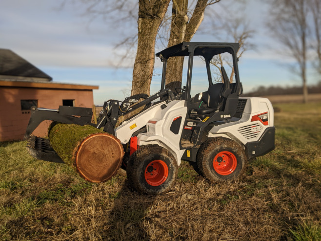 Small articulated loader